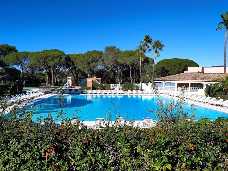 Апартаменты Ideal Saint Raphael Piscine Clim Parking Экстерьер фото